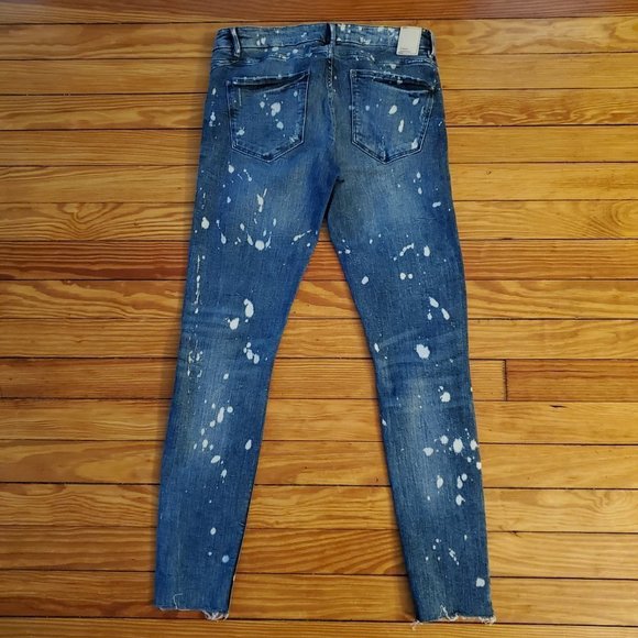 ZARA Trafaluc Denimwear Distressed Bleach Splattered Jeans Raw Hem Sz 6 US - Picture 2 of 7